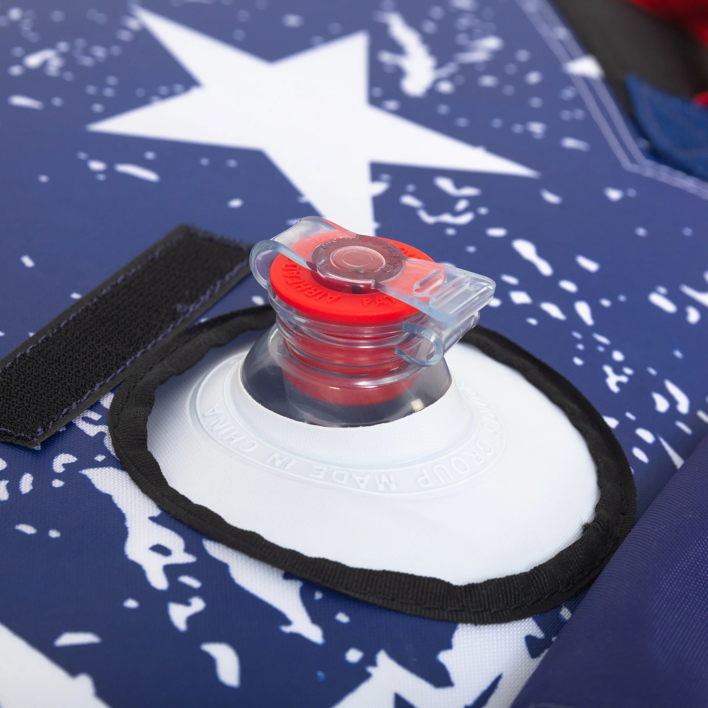 Stars & Stripes Kit | 1 Rider Towable Tube, Pump, Rope for Boating - Image 14